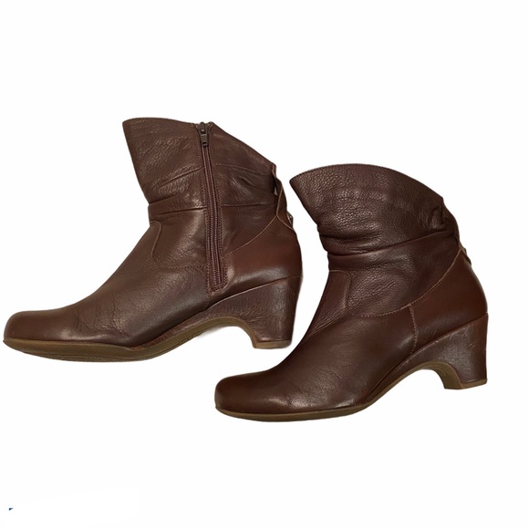 Eric Michael Shoes - Eric Michael Booties Size 39\9 Brown Leather
